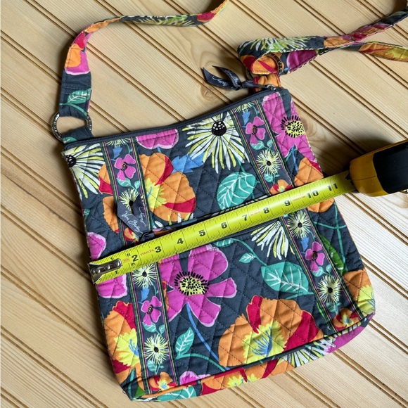 Vera Bradley Hipster Crossbody Jazzy Blooms - Picture 14 of 15